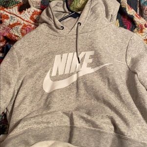 Cropped Nike Hoodie